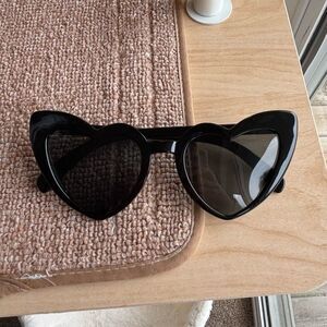 Black Heart-Shaped Sunglasses